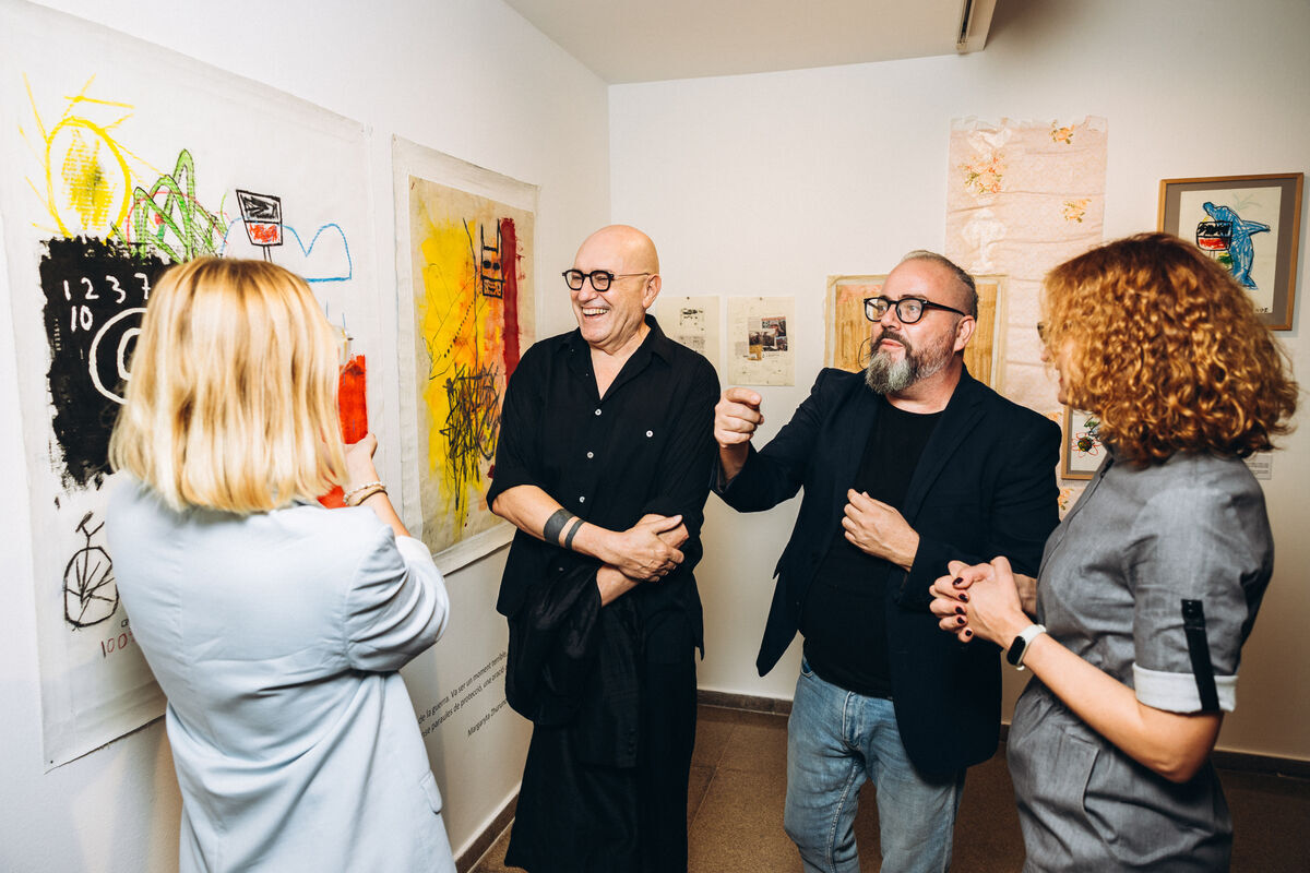 Алехандро Вільяр Торрес з гостями виставки Алехандро Вільяр Торрес з гостями виставки